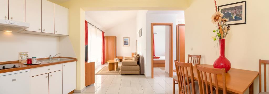 Apartments Vila Adrijana & Fitness Studio Wolf Башка-Вода Экстерьер фото