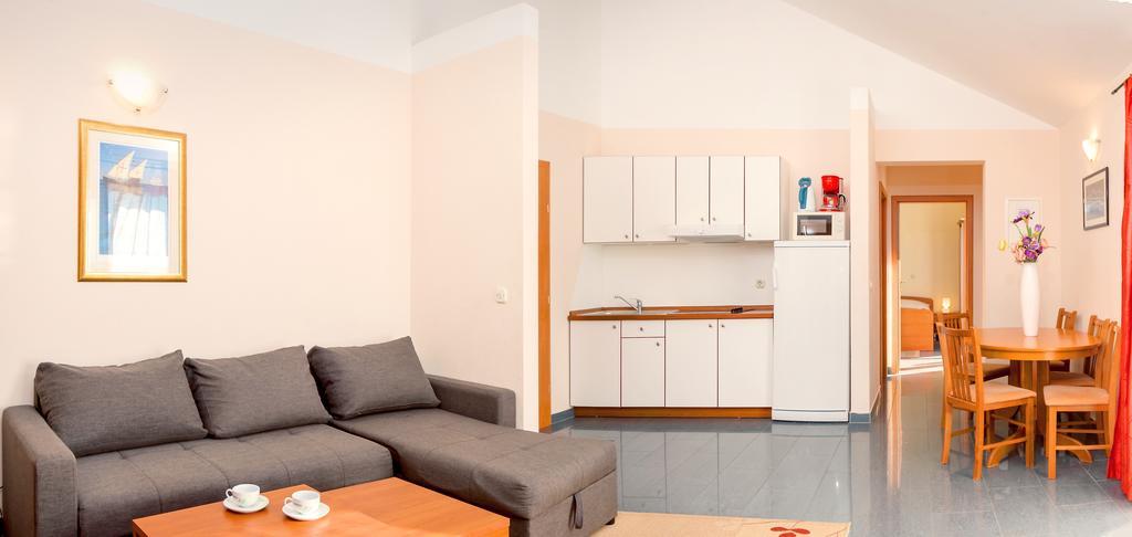 Apartments Vila Adrijana & Fitness Studio Wolf Башка-Вода Экстерьер фото