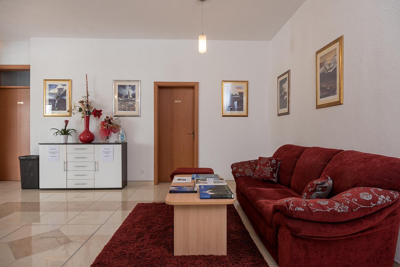 Apartments Vila Adrijana & Fitness Studio Wolf Башка-Вода Экстерьер фото